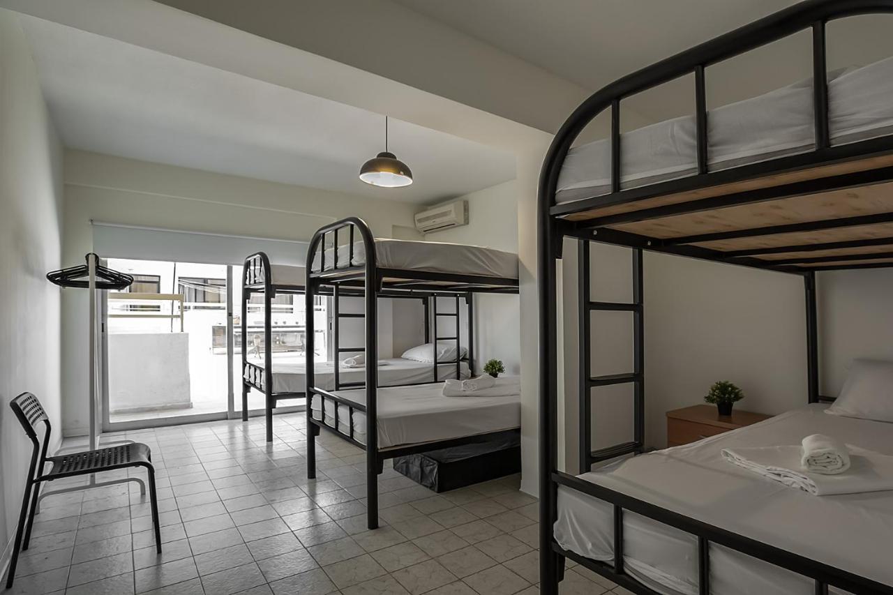 White Hostel Limassol Bagian luar foto